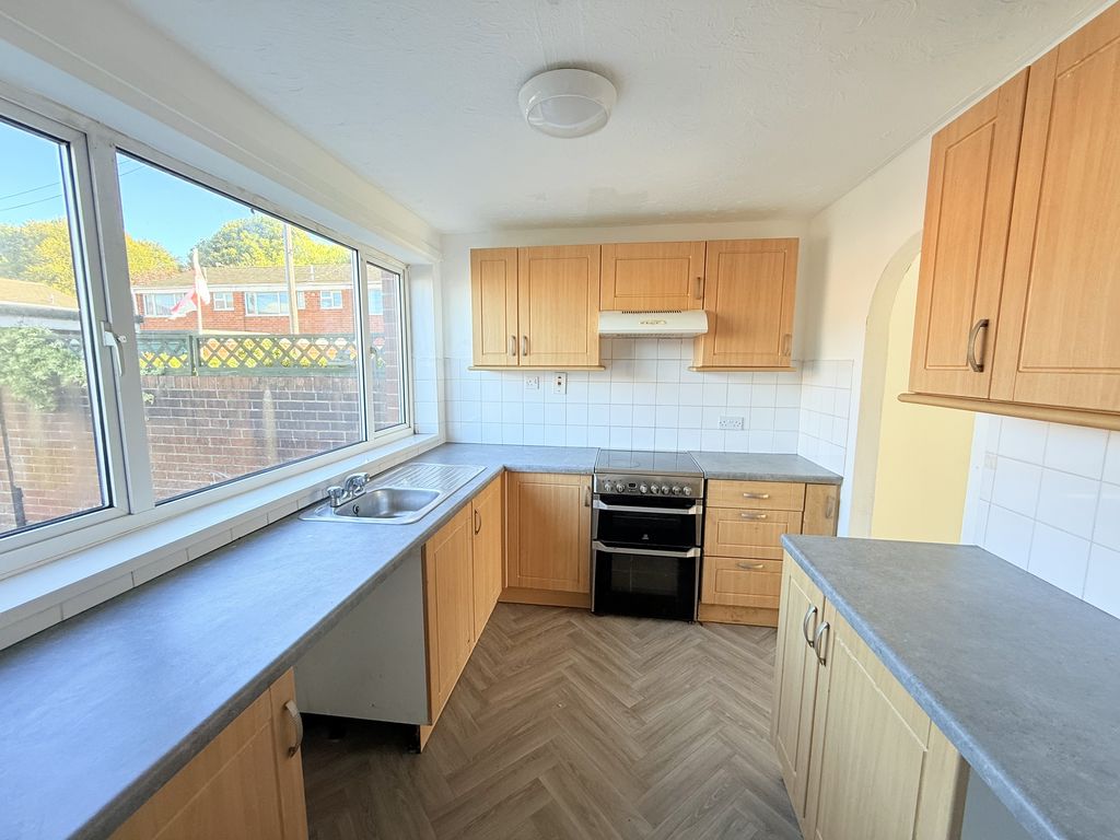 Kitchen- click for photo gallery